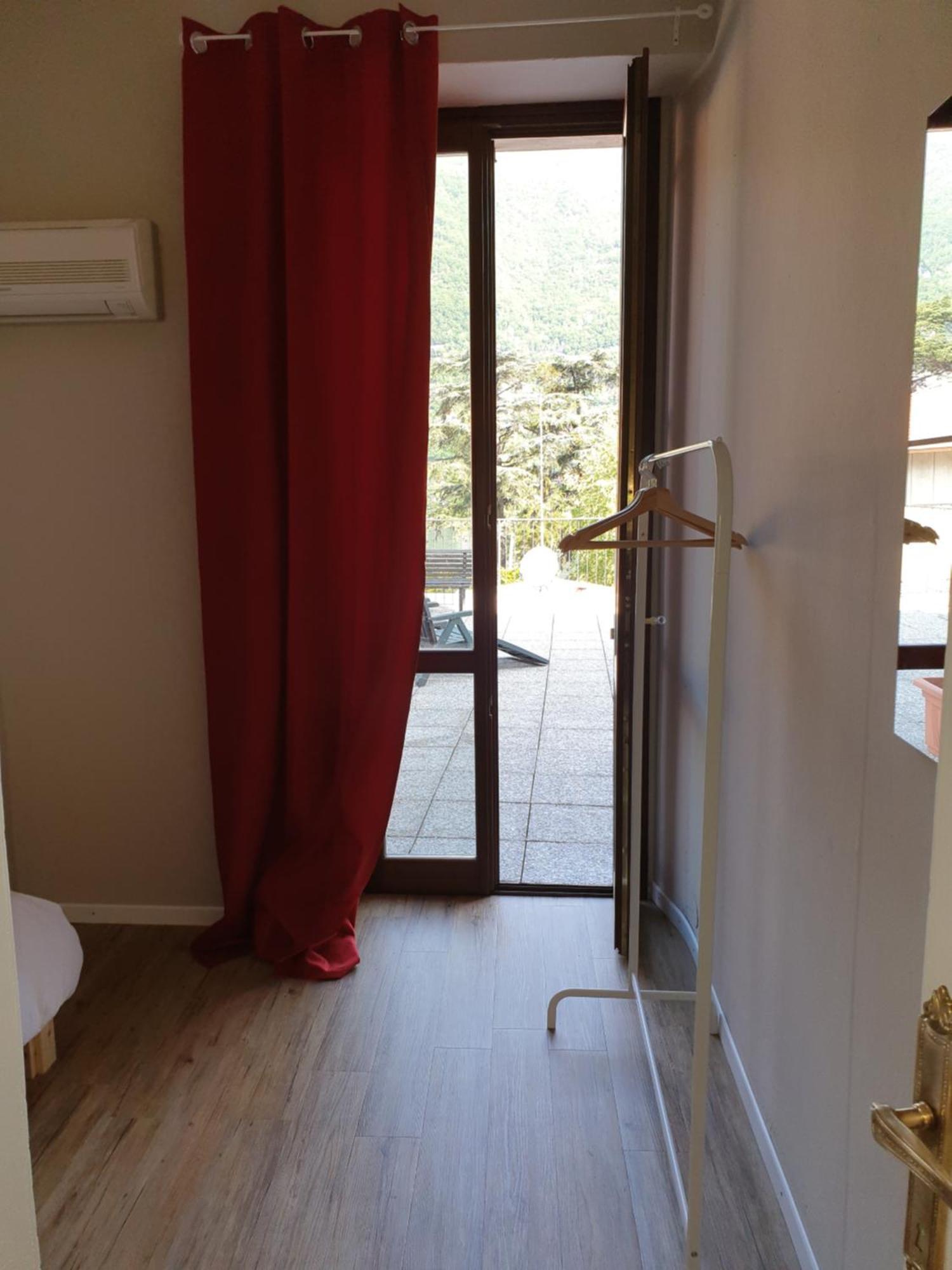 Voi Da Noi Intero Appartamento Con Parcheggio Privato Torno Exterior photo